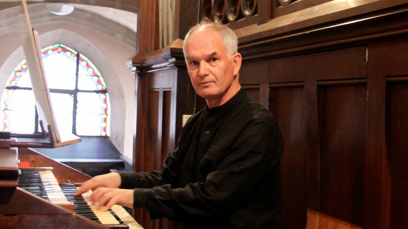 Etienne Baillot ist Organist an der historischen Riepp-Orgel in Dôle und unterrichtet an den Konservatorien von Dôle und Chambéry