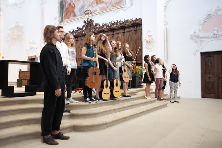 Ouverture: Schülerinnen und Schüler der Musikschule Arlesheim