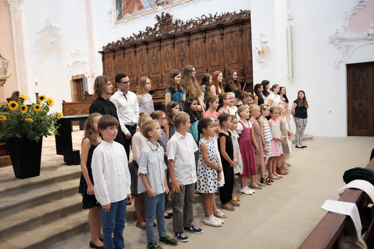 Ouverture: Schülerinnen und Schüler der Musikschule Arlesheim